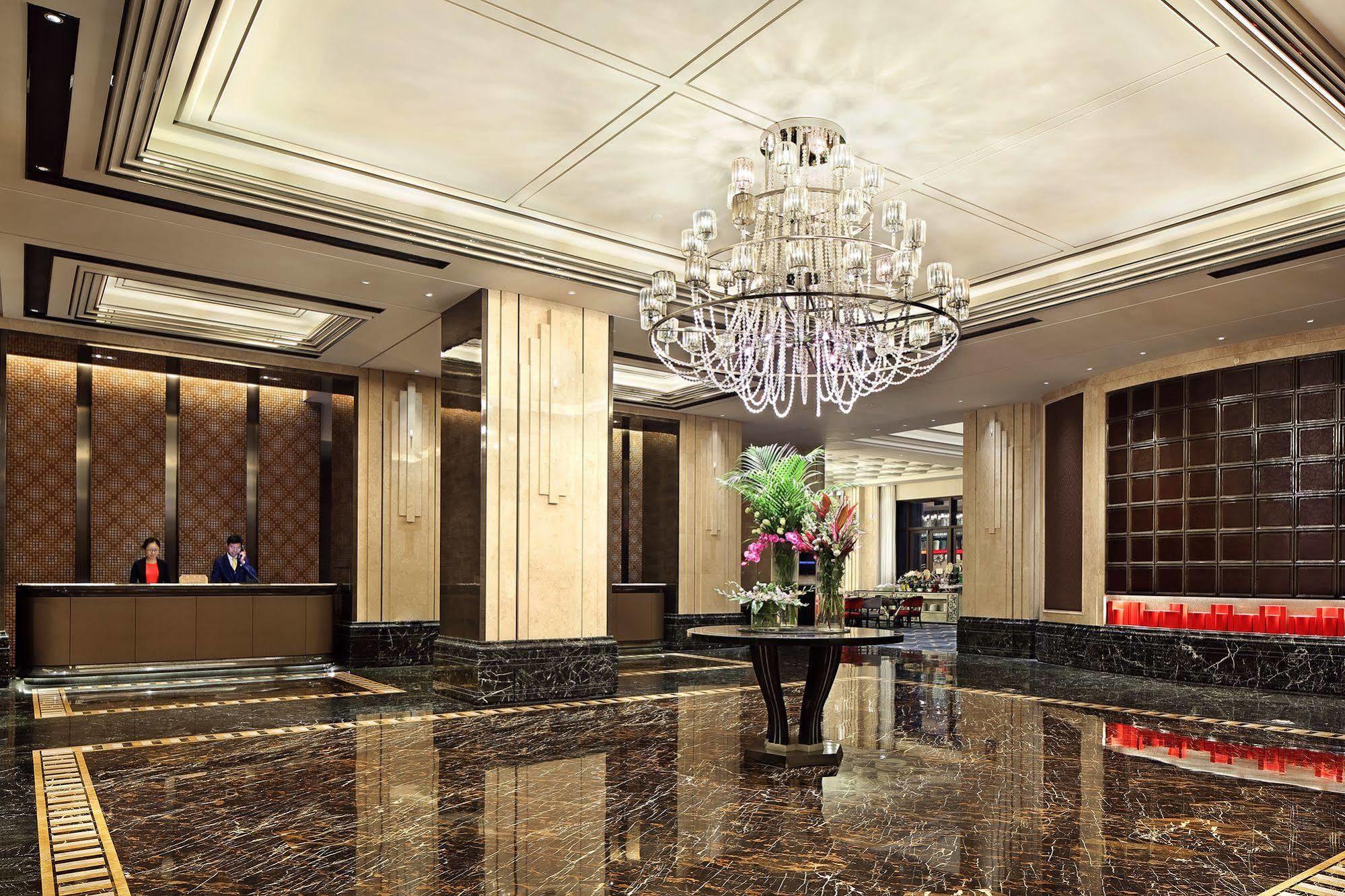 Hotel The Qube Xinqiao 5*
