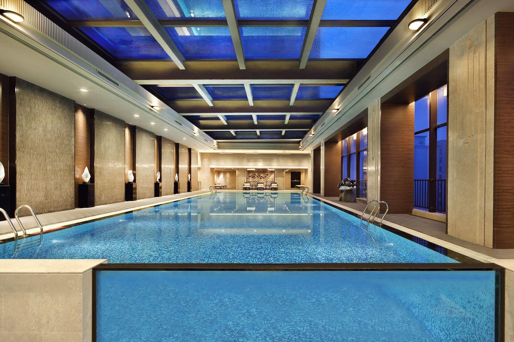 Hotel The Qube Xinqiao 5*