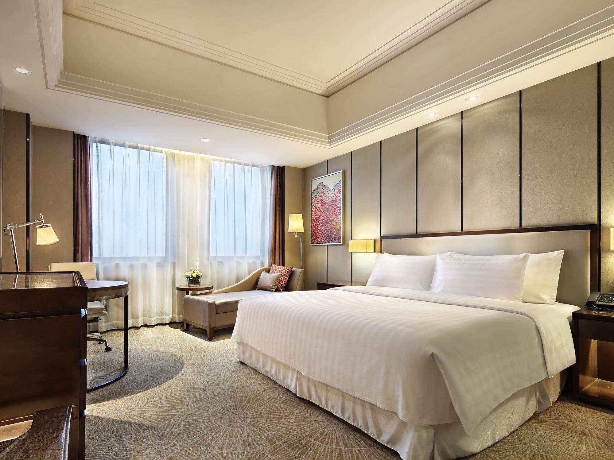 The Qube Xinqiao 5*
